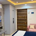 10Th Floor Well Design Luxury Studio In Jaipur