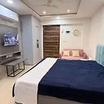 10Th Floor Well Design Luxury Studio In Jaipur